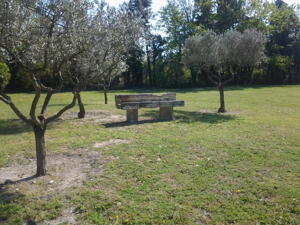 La Bastide Des Amouriers Caumont-sur-Durance Kültér fotó