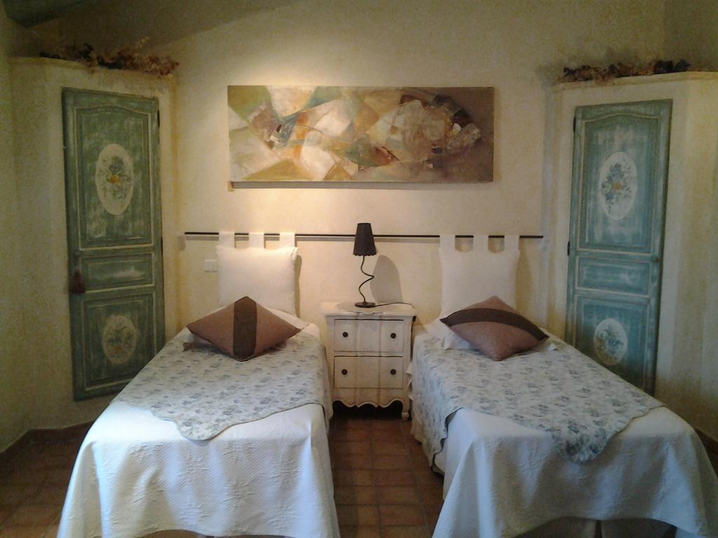 La Bastide Des Amouriers Caumont-sur-Durance Kültér fotó